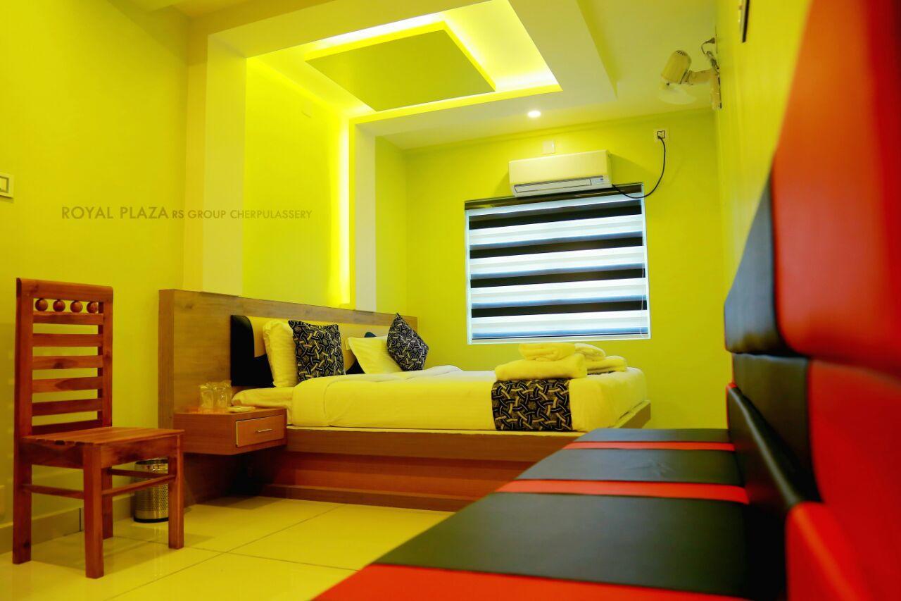 Hôtel Royal Plaza Residency à Cheruppulasseri Extérieur photo